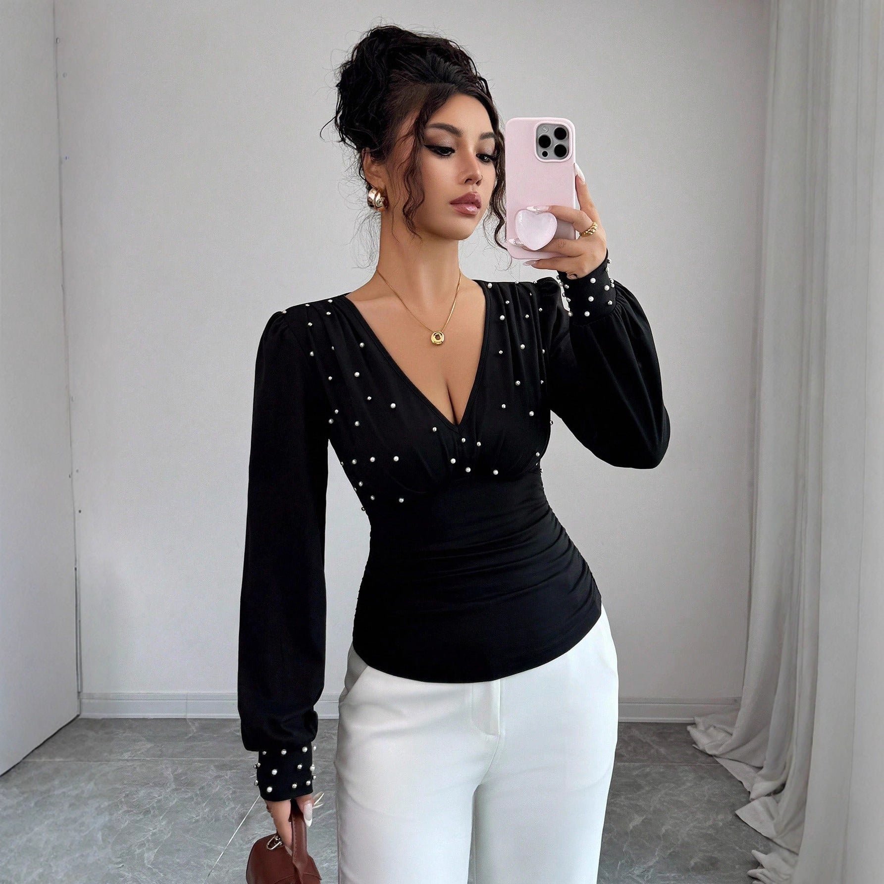 V-neck Pearl Long Sleeve