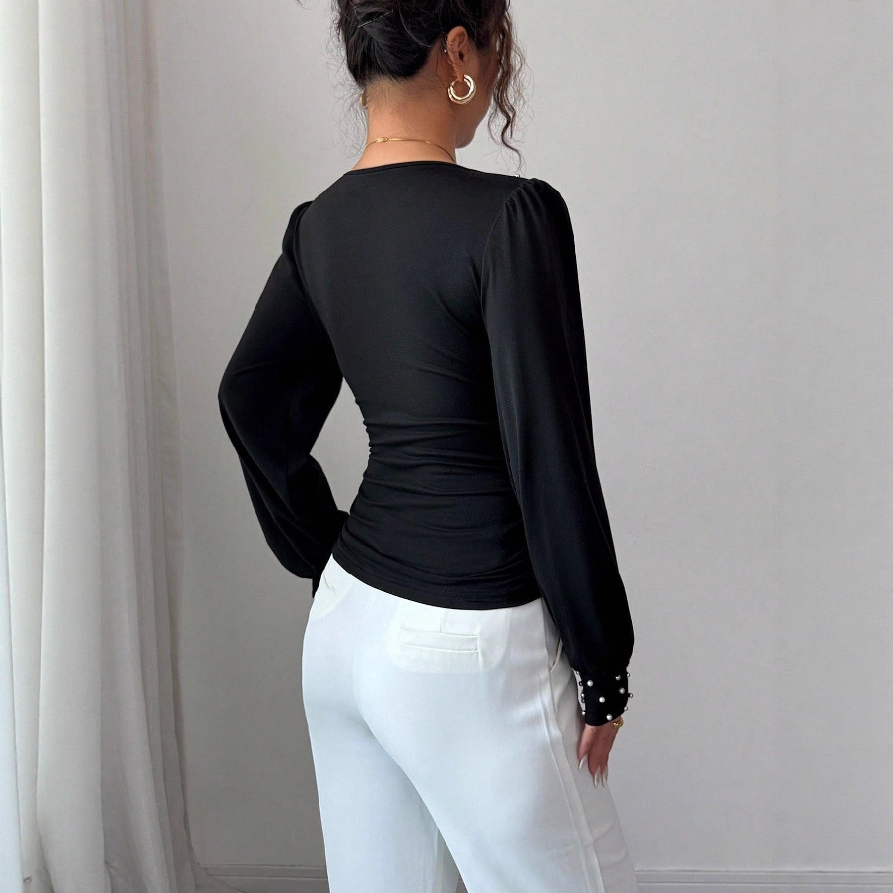 V-neck Pearl Long Sleeve